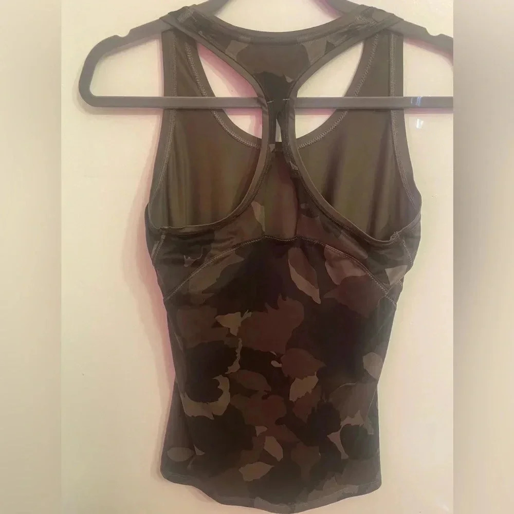 Athleta camo tank top EUC XS - Picture 3 of 5